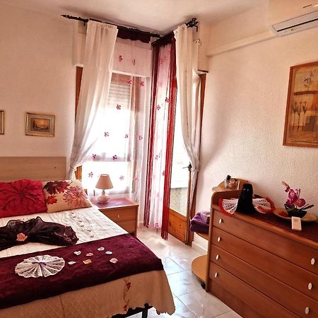 Apartamento Berry Playa Naufragos ตอร์เรเวียคา ภายนอก รูปภาพ